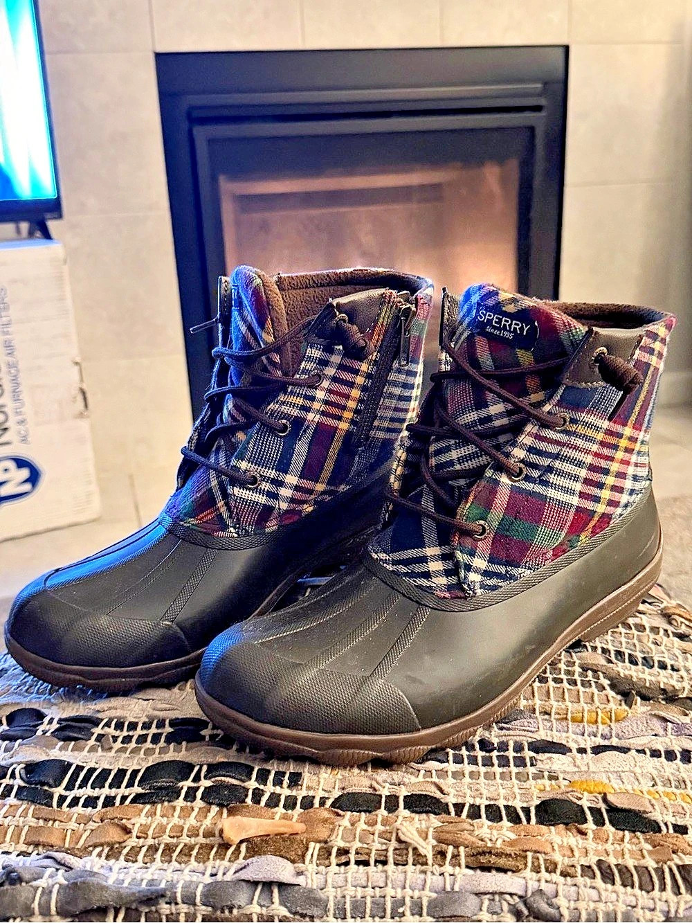 Sperry Saltwater™ Lace Up Duck Boot
Quilted Plaid/Brown